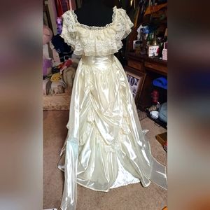 Beautiful Jessica McClintock gown